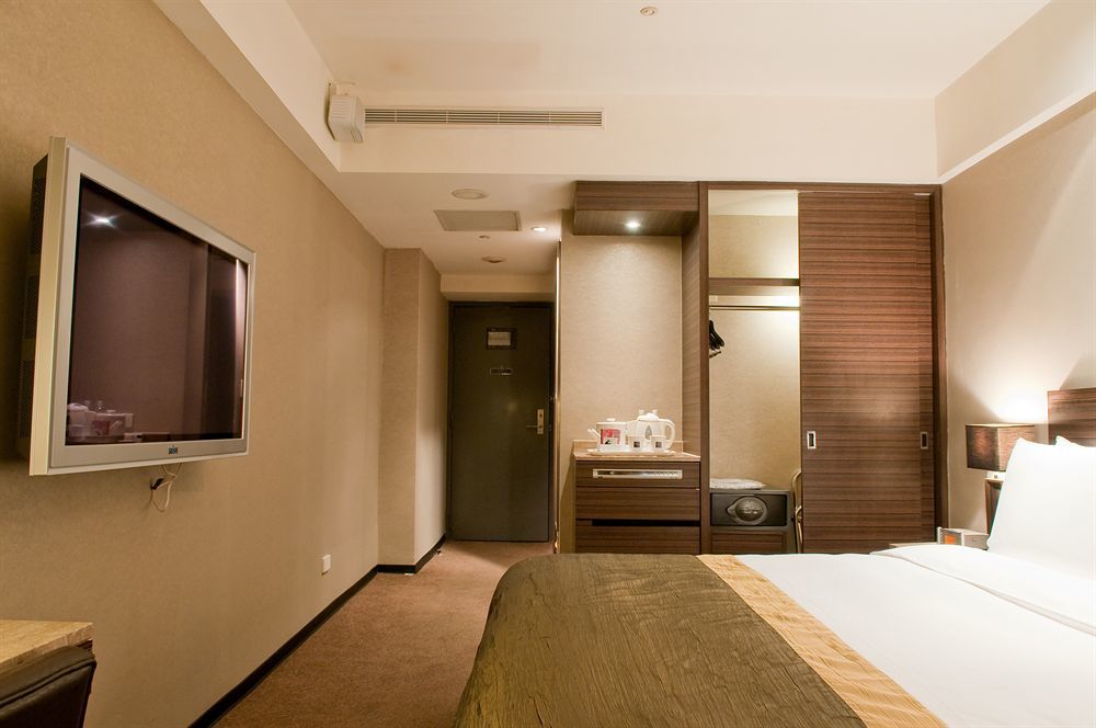 The Tango Hotel Taipei Linsen Exterior photo